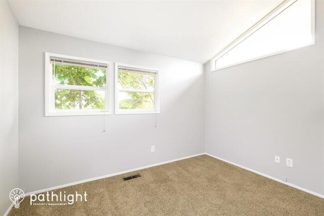 Building Photo - 4201 NE 51st St, Vancouver, WA, 98661