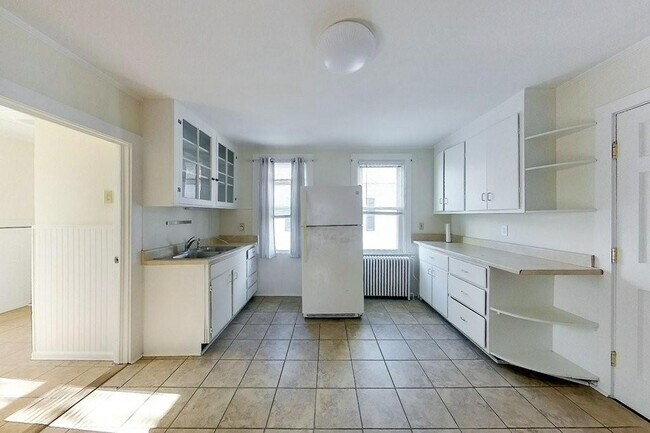 Building Photo - 19 Dixon St