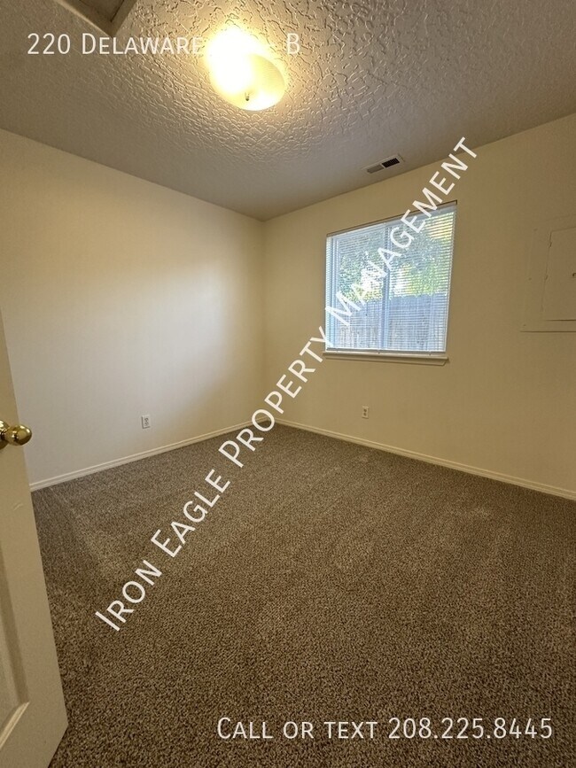 Building Photo - 220 Delaware Ave