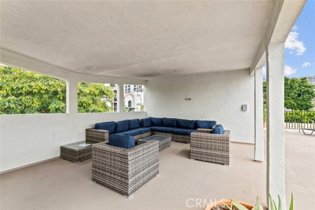 Building Photo - 960 Larrabee St