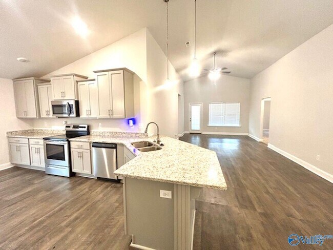Building Photo - 14254 Wildflower Dr