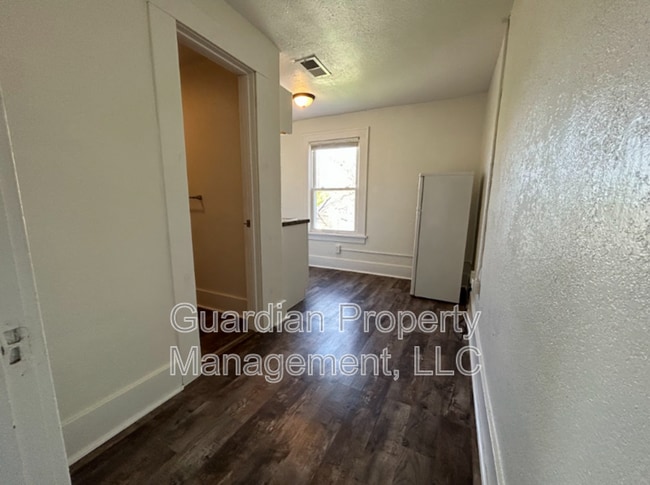 Building Photo - 108 N Buchanan St