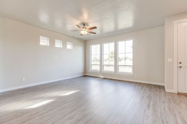 Building Photo - Roe Street Townhomes