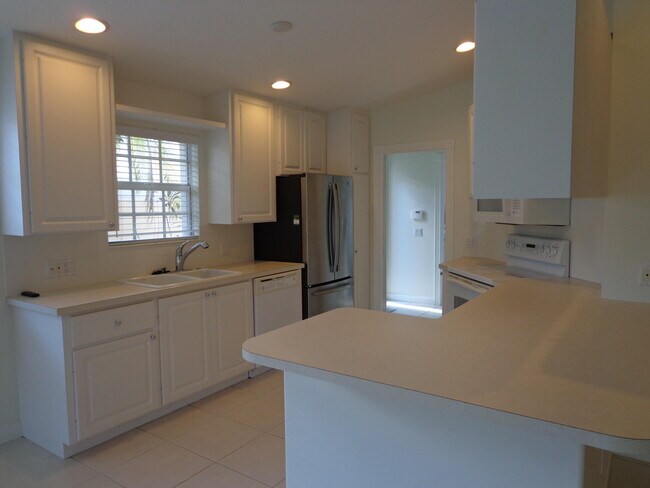 Building Photo - 8097 Montserrat Pl