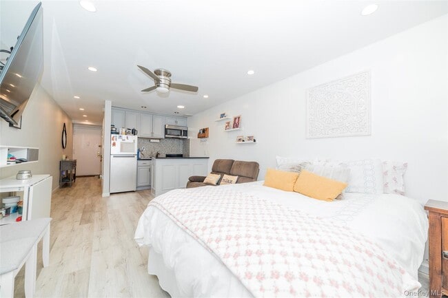 Building Photo - 2261 Palmer Ave