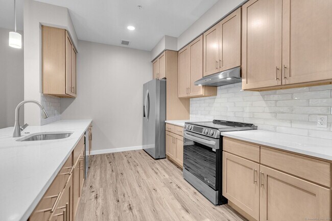 Building Photo - 104 Episcopal Rd