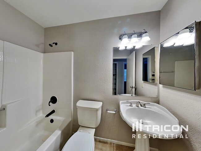 Building Photo - 23637 N 38th Dr