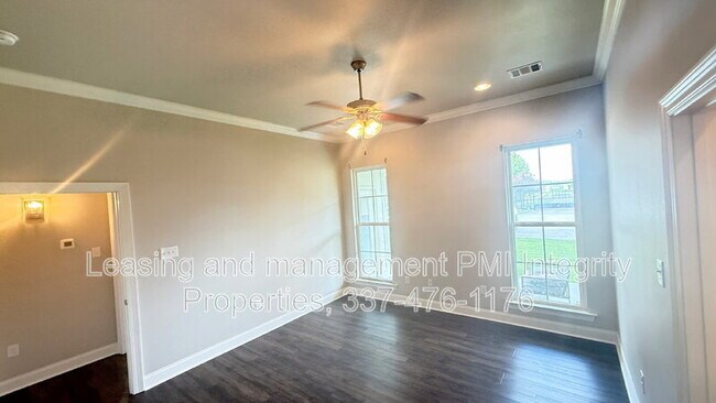 Building Photo - 8103 Stonelake Cir Ave E