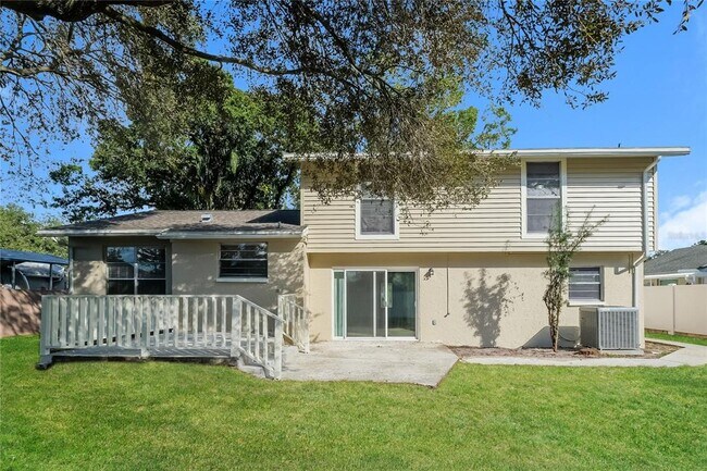 Building Photo - 7406 Meadow Dr