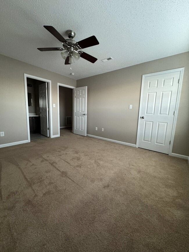 Building Photo - 119 Amanda Ln