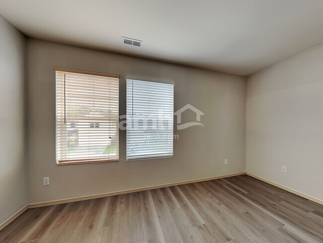 Building Photo - 9523 187 St E