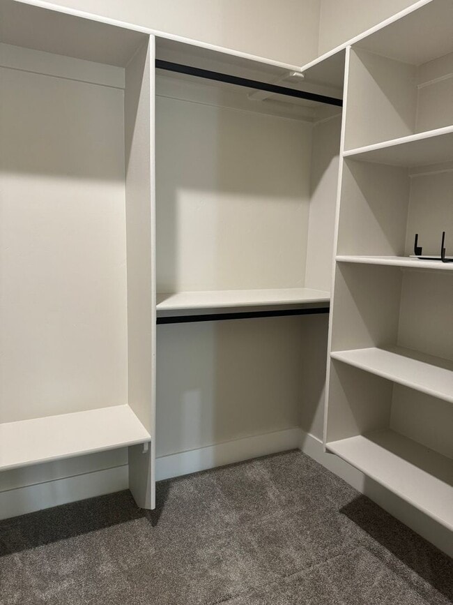 Building Photo - BEAUTIFUL 3 Bed 2 Bath Twin home in Sugar city!