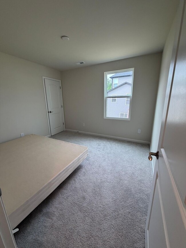 Building Photo - Beautiful, new cul-de-sac home!