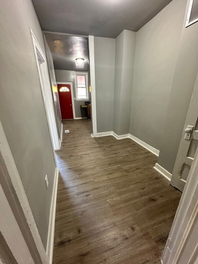 Building Photo - Charming 3-bedroom, 1-bathroom home located in the Cylburn Community