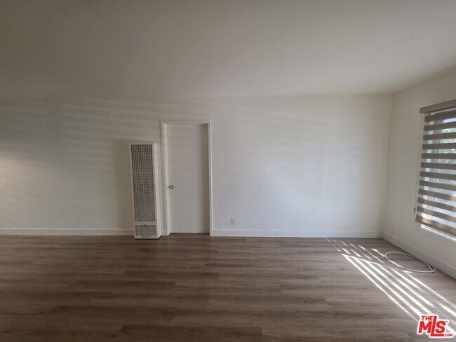 Building Photo - 1224 N Fairfax Ave