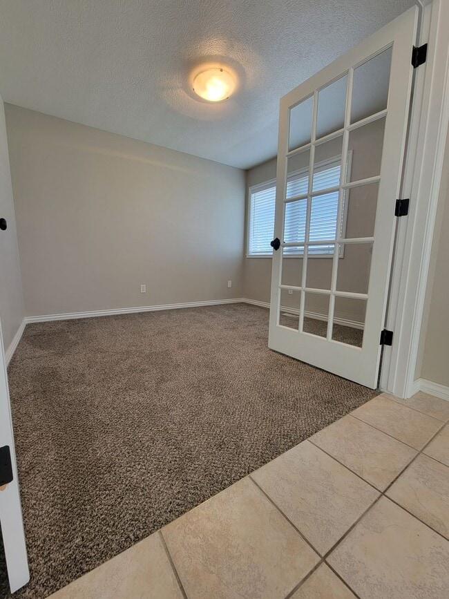Building Photo - Beautiful, Custom Home in Comore Loma on 2 Acre Lot!  4 Beds, 3 Baths by Real Property Management
