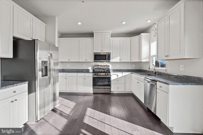 Building Photo - 311 Sunrise Ct