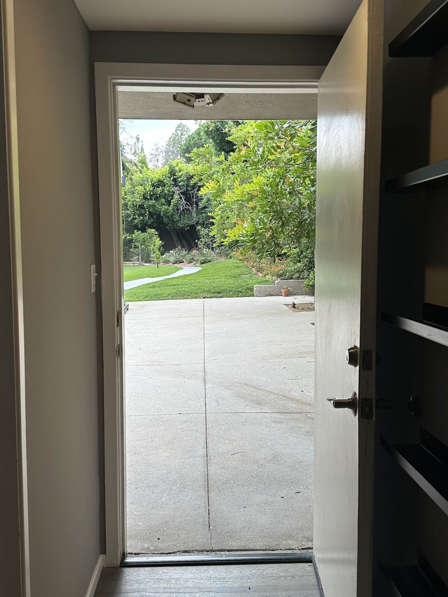 Entry - 723 N Sierra Dr