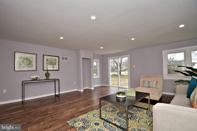 Building Photo - 2749 Woodland Ave