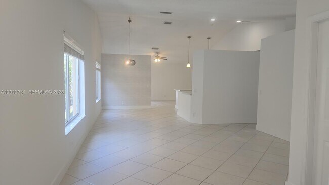 Building Photo - 1527 Palermo Dr