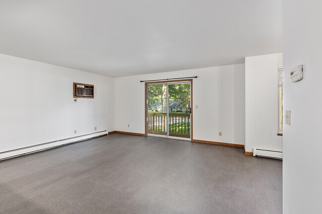 Living room w/deck - 15326 Clovernook Dr