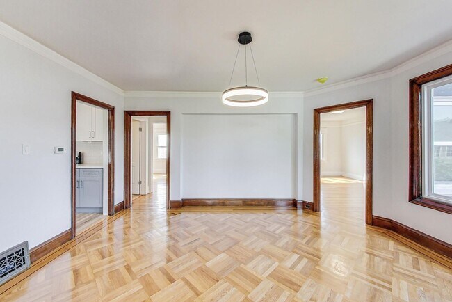 Building Photo - Introducing the Perfect Blend of Elegance and Comfort in San Francisco's Westwood Highlands!