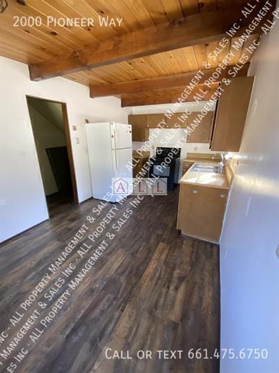 Building Photo - 2000 Pioneer Way