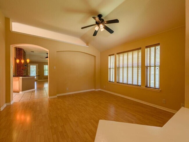 Building Photo - 442 S Lynnwood Trail