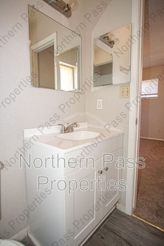 Building Photo - 10521 Gala St