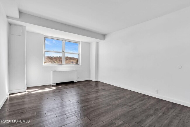 Building Photo - 10 Ocean Blvd