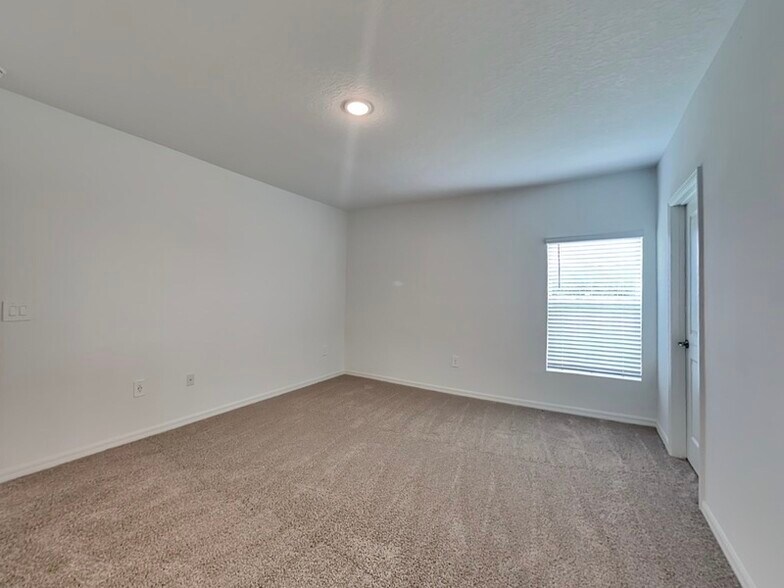 Building Photo - 258 Amber Way