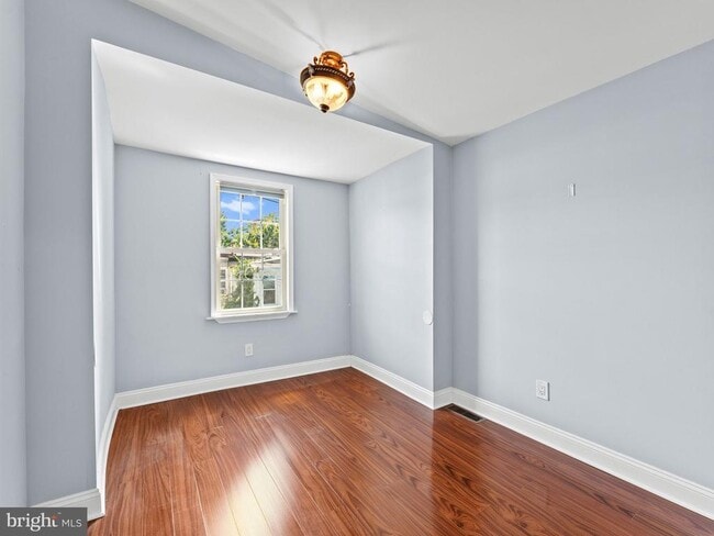 Building Photo - 3026 W Harper St