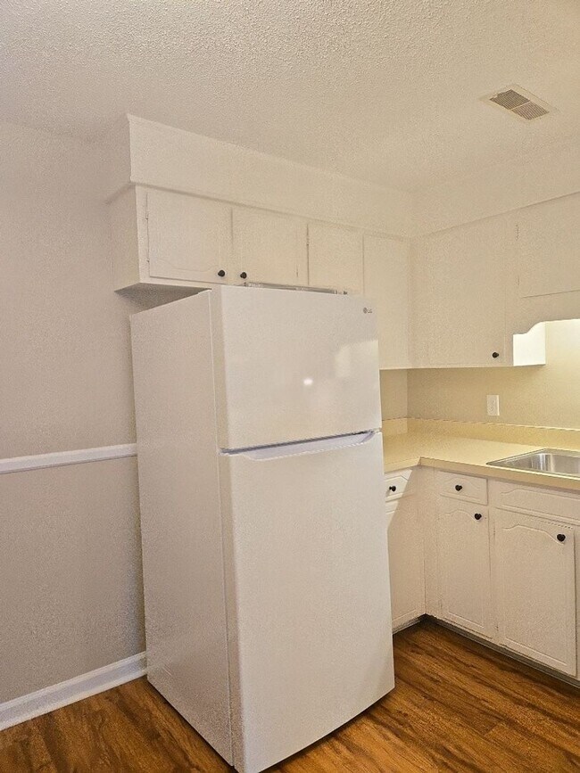 Building Photo - 7183 Holland Ln