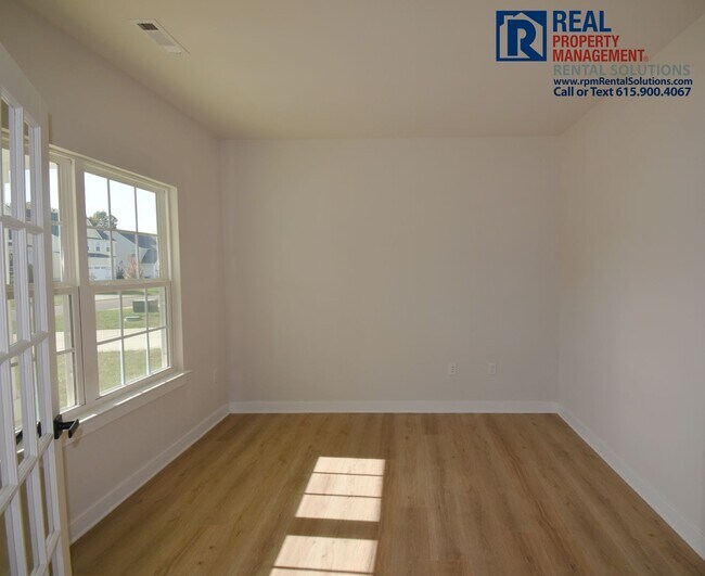 Building Photo - Amazing, modern and spacious home! 4 bd, 2...