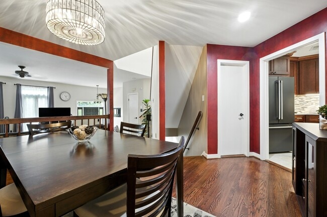 Building Photo - 10903 Whiterim Dr