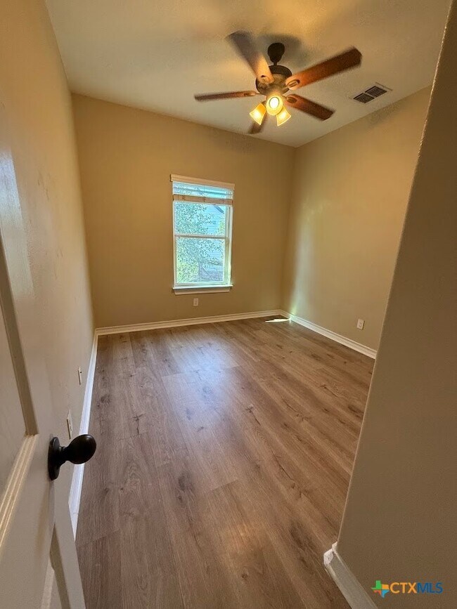 Building Photo - 1071 Rocky Ridge Loop