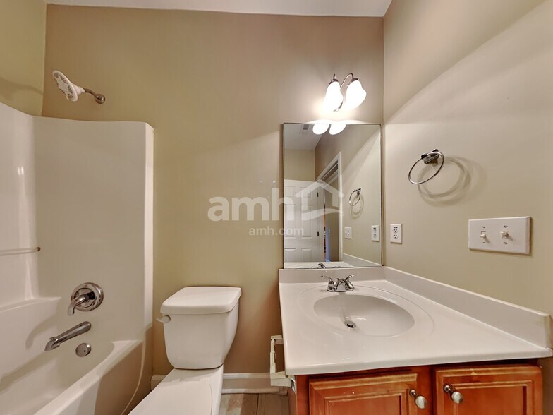 Building Photo - 708 Austin Creek Dr