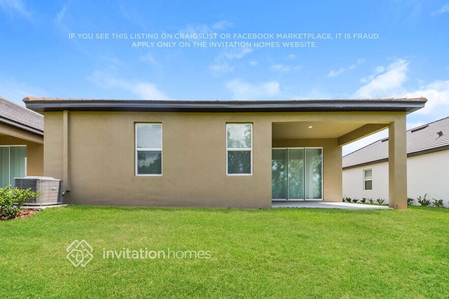 Building Photo - 14334 17th Ct E