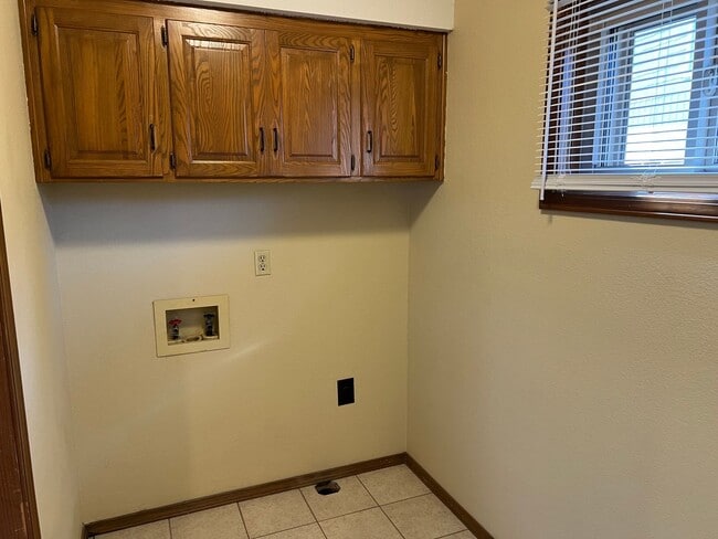 Building Photo - AVAILABLE NOW! Lakewood Village Duplex