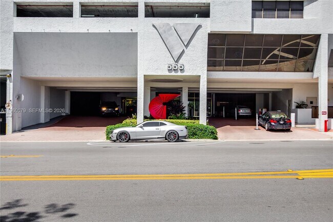 Building Photo - 555 NE 15th St