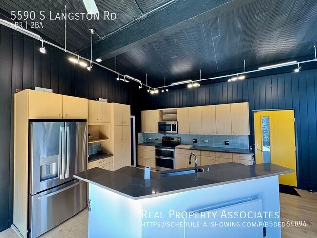 Building Photo - 5590 S Langston Rd