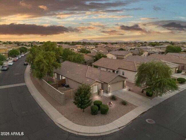 Building Photo - 42059 W Cheyenne Dr