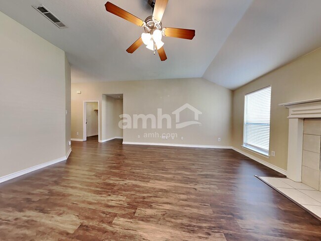 Building Photo - 1702 Griffin Ln