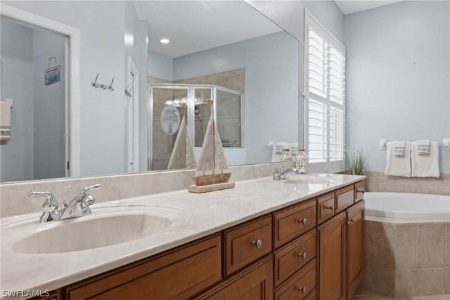 Building Photo - 13818 Farnese Dr