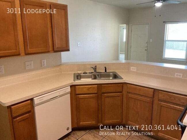 Building Photo - 3011 Lodgepole-