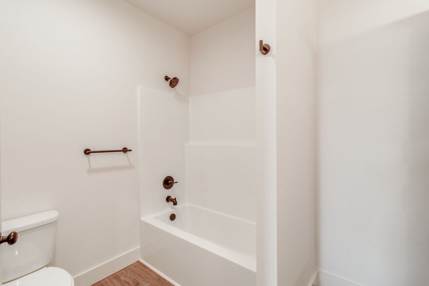 Building Photo - 2516 Richland St