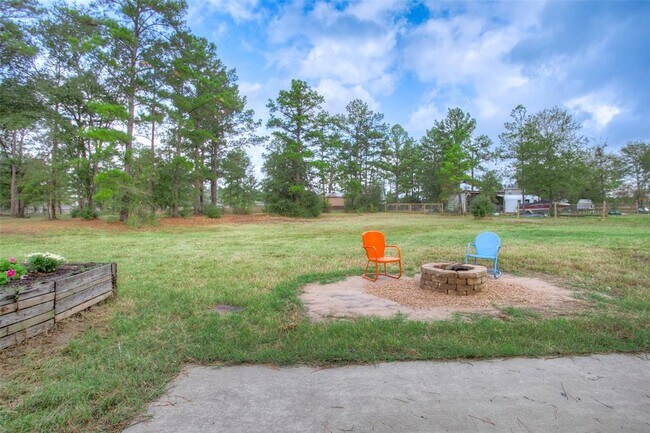 Building Photo - 4 Big Lake Cir