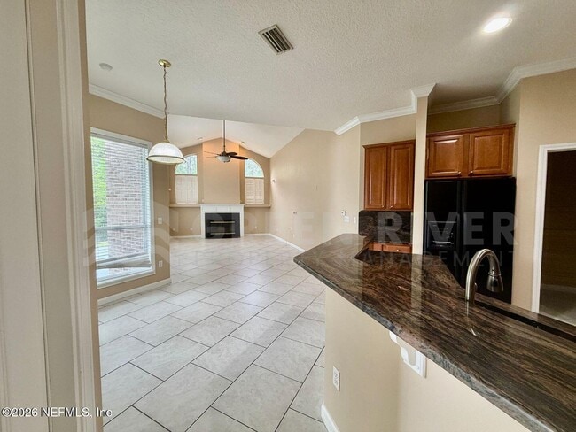 Building Photo - 1462 Scenic Oaks Dr