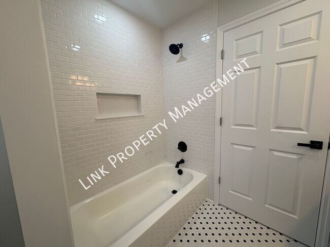 Building Photo - Sophisticated Tri-Level Home in Stuart Heights — Modern Comfort & Timeless Charming 4 bedroom 3 b...