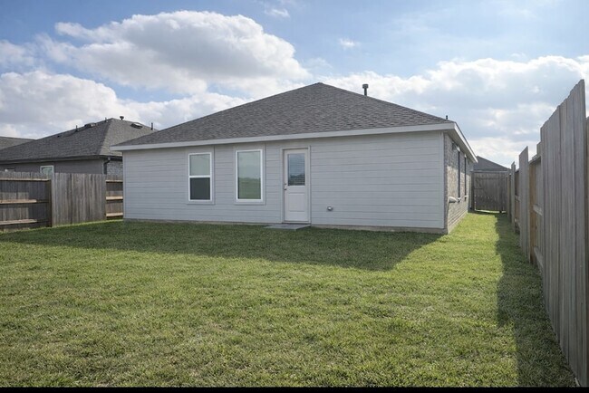 Building Photo - 21151 Vercelli St